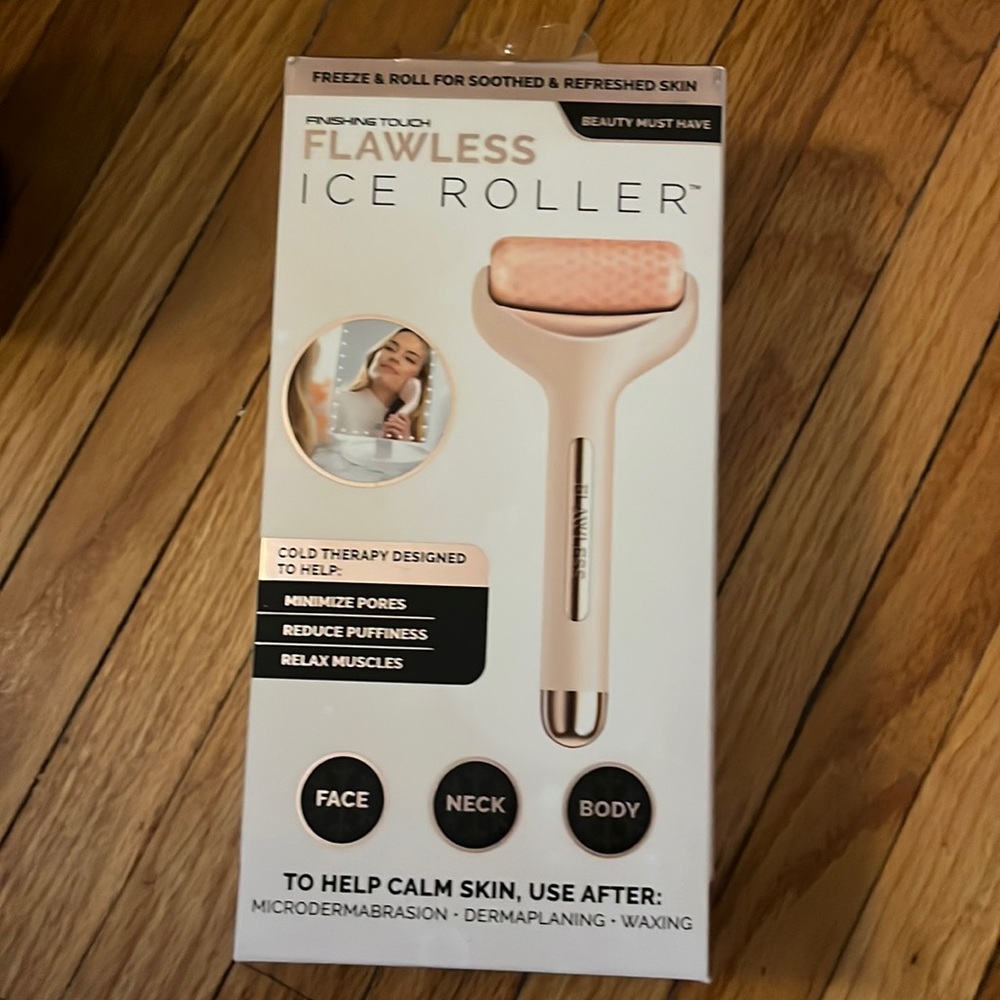 BRAND NEW FACE ICE ROLLER